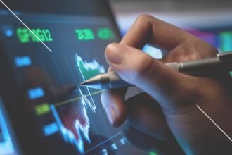 Stock Market: 5 Advantages and Risks